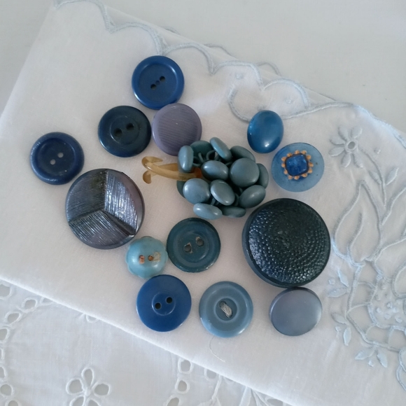 Collection of Blue Vintage  Buttons - Picture 2 of 2